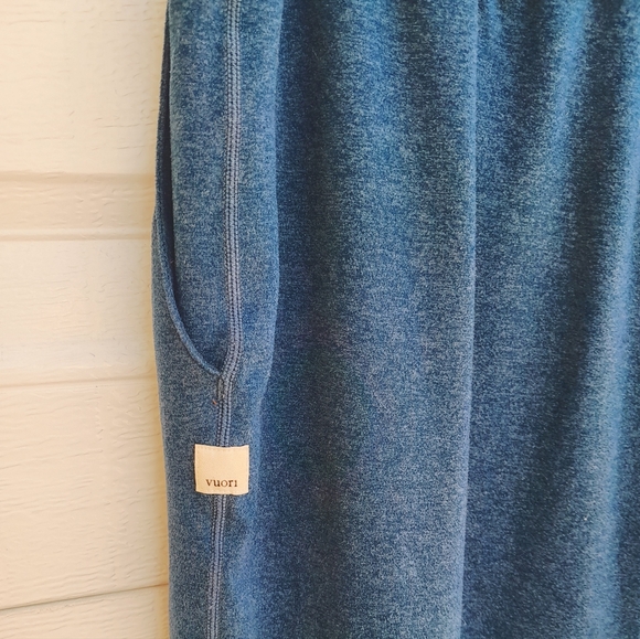 SOLD ELSEWHERE Vuori women jogger with pockets- Medium TEAL GREEN/BLUE - Picture 4 of 5